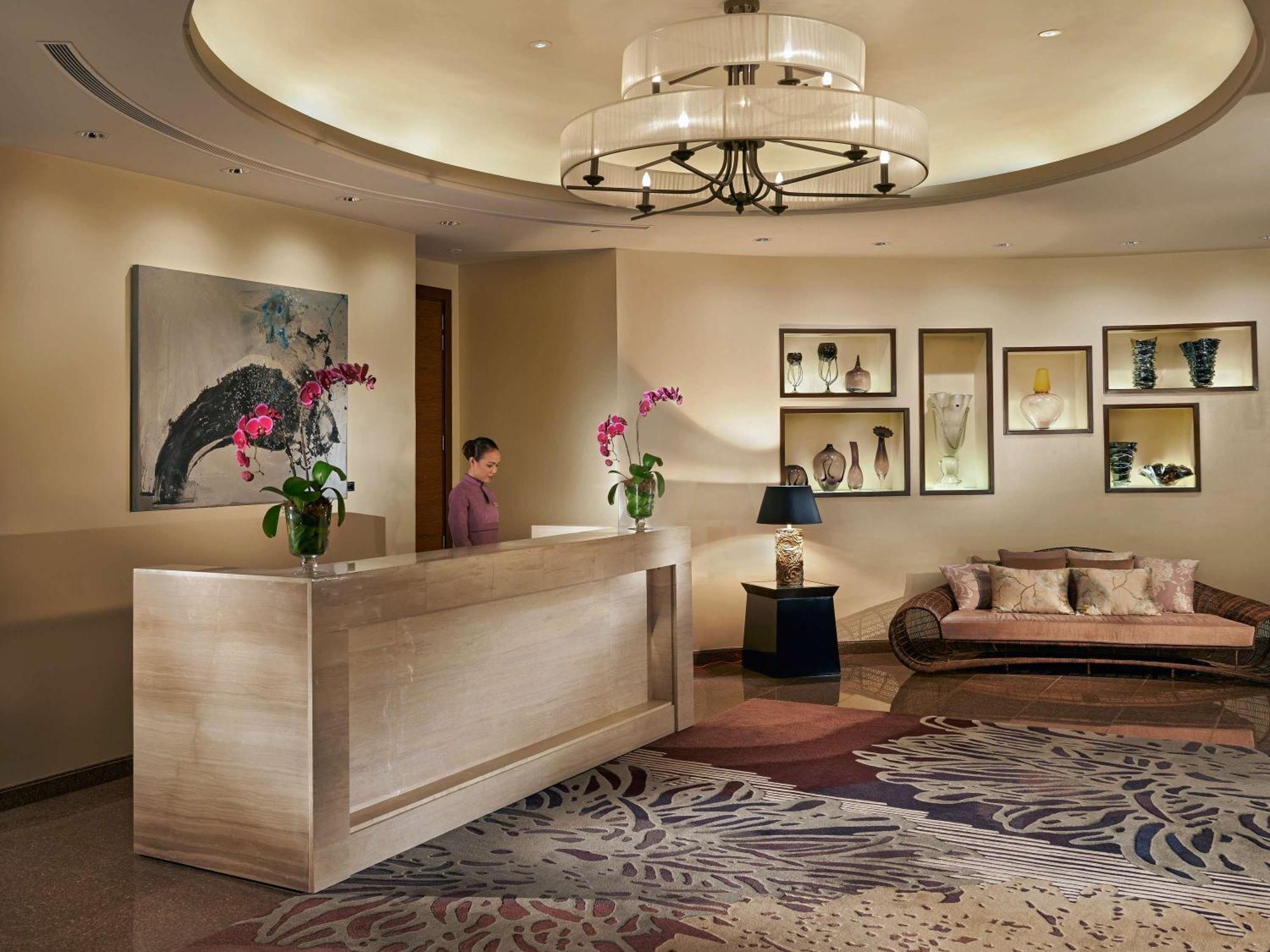 Fairmont Makati Hotel Makati City Kültér fotó The lobby of the hotel