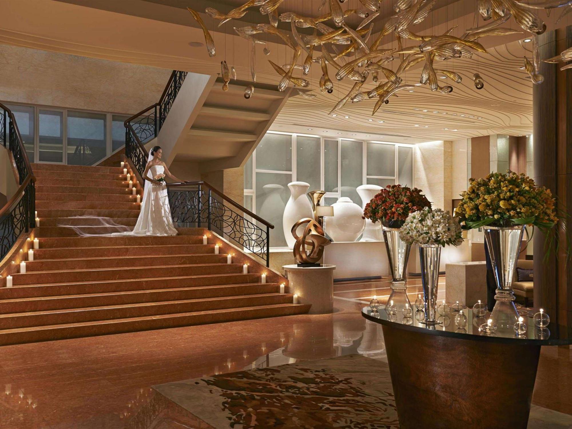 Fairmont Makati Hotel Makati City Kültér fotó The lobby of the hotel